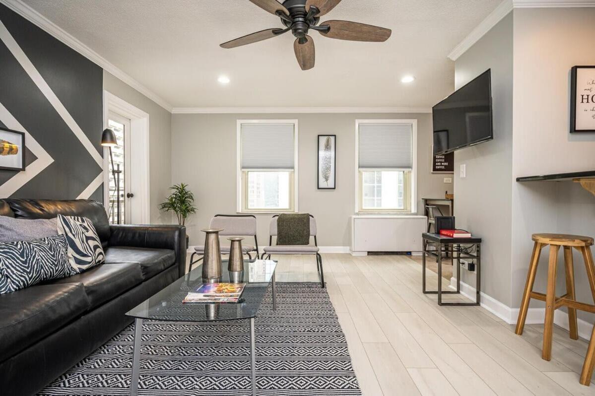 Holiday home Downtown! 24h Concierge! Private Balcony! 11k Atlanta