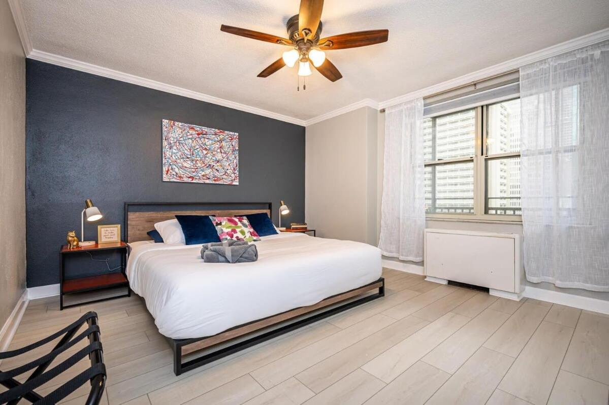 Downtown! 24h Concierge! Private Balcony! 11k